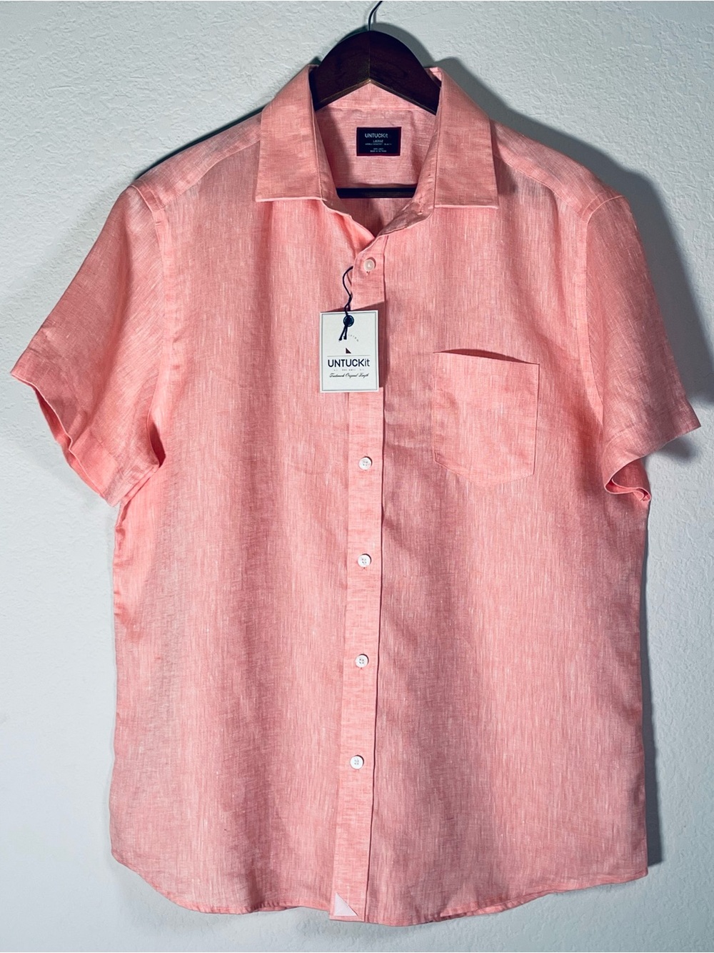 UnTuckit Men’s Linen Button Down Short Sleeve Shirt Large Slim Fit Wrinkle Resnt